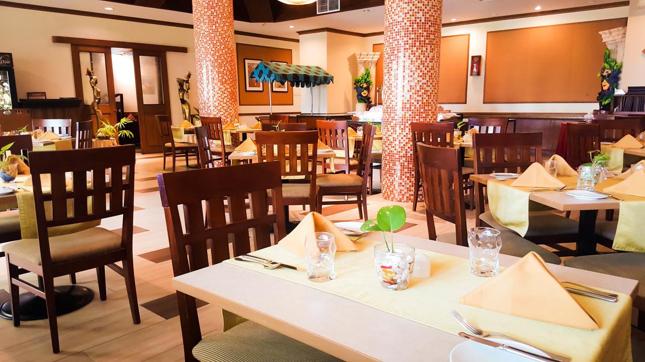 Hulhule Island Hotel Male Exterior photo