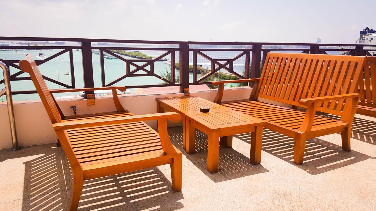 Hulhule Island Hotel Male Exterior photo