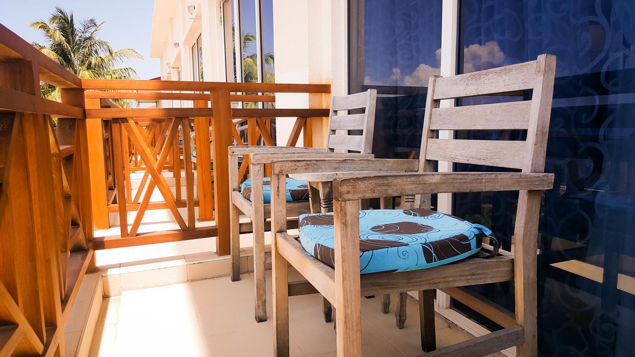 Hulhule Island Hotel Male Exterior photo