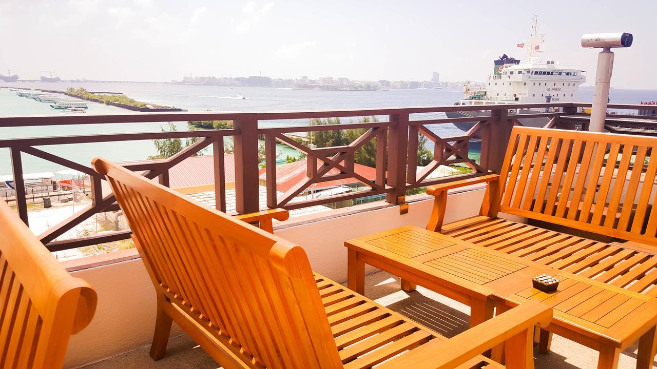 Hulhule Island Hotel Male Exterior photo