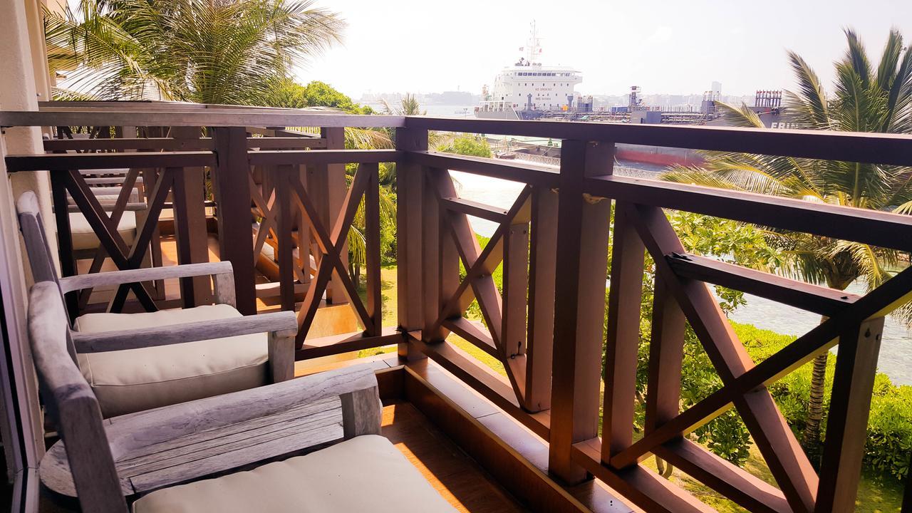 Hulhule Island Hotel Male Exterior photo