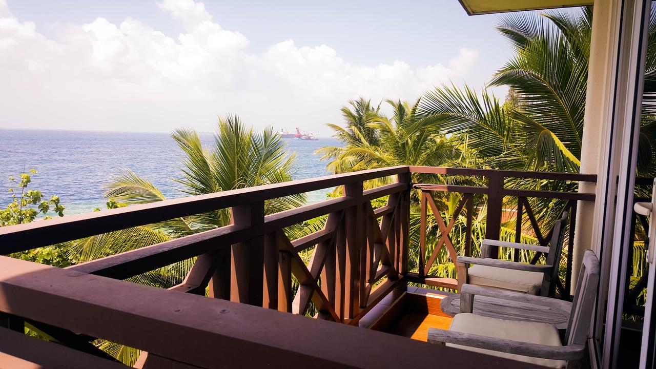 Hulhule Island Hotel Male Exterior photo