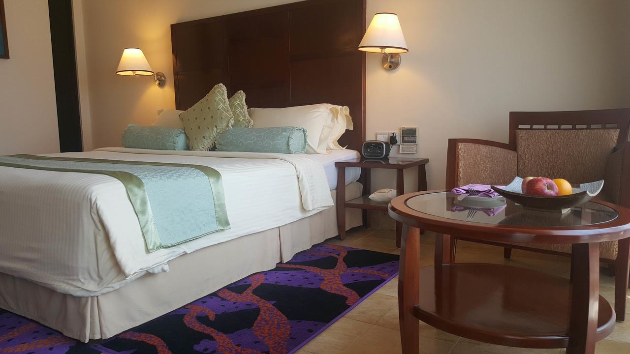 Hulhule Island Hotel Male Exterior photo
