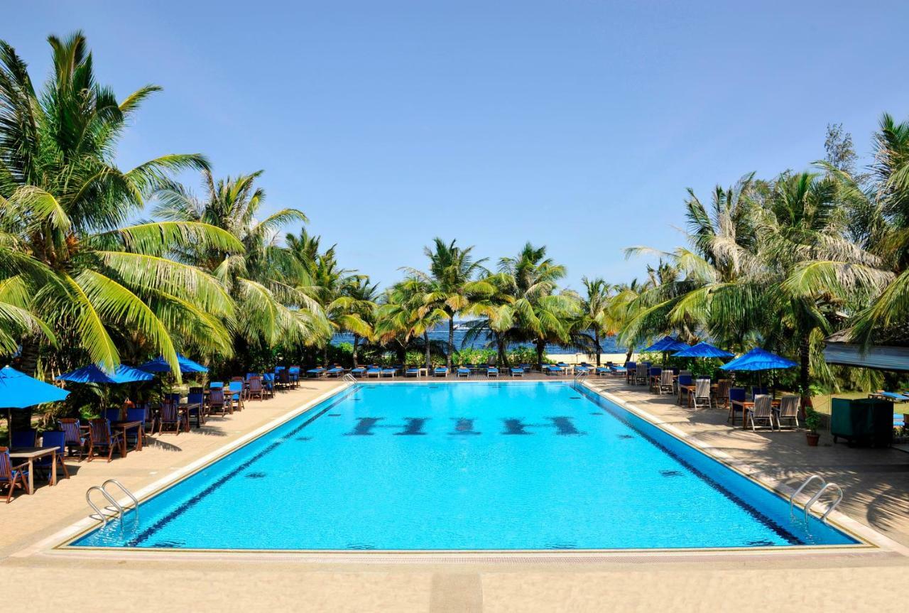 Hulhule Island Hotel Male Exterior photo